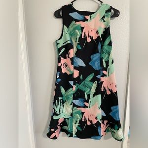 VINCE CAMUTO FLOWERY DRESS SIZE 8